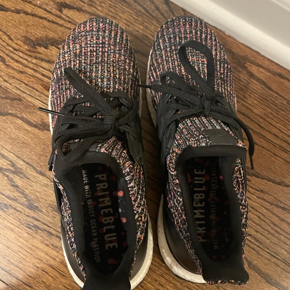 Adidas Ultra Boosts - Picture 5 of 5